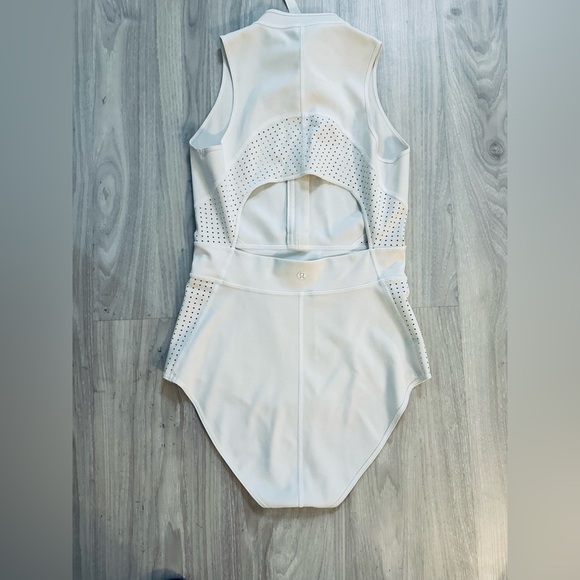 Lululemon Wild Abandon One Piece Swimsuit – White Zipper – Size 8 - Picture 8 of 10
